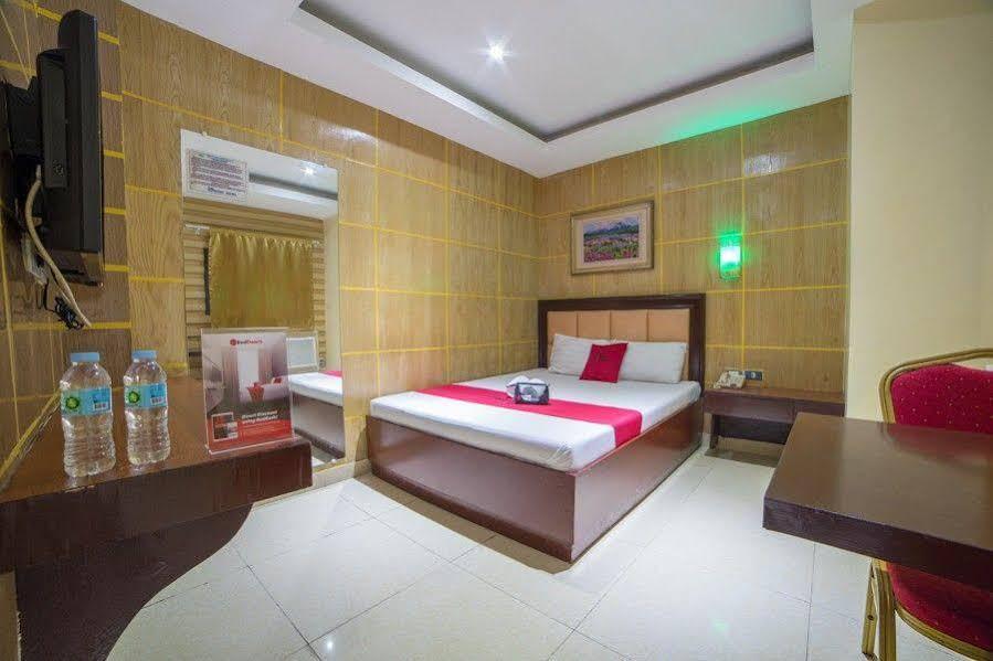 Reddoorz At Winter Hotel Araneta Кесон-Сіті Екстер'єр фото