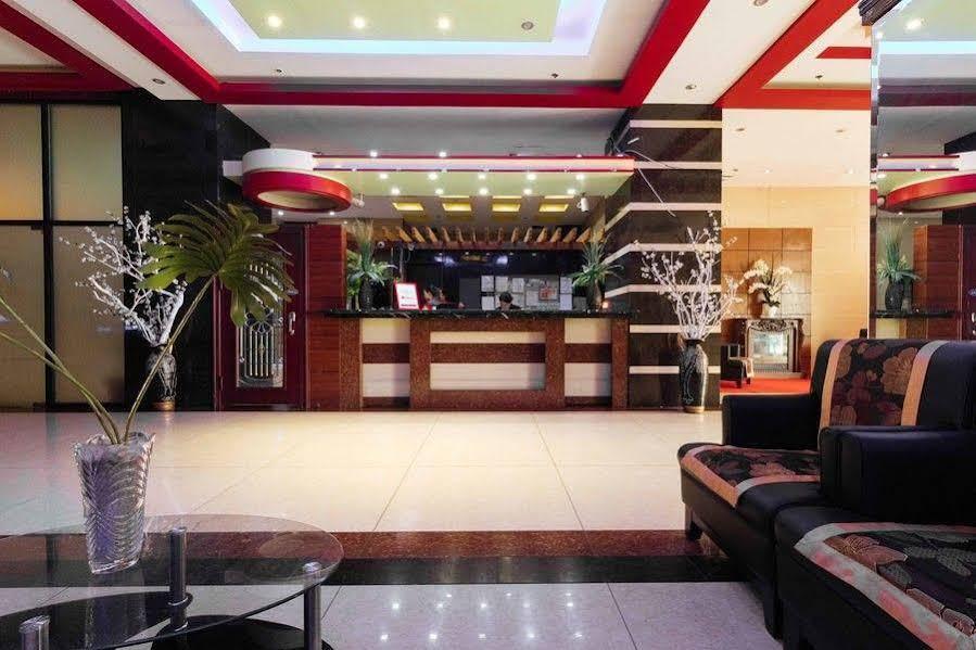 Reddoorz At Winter Hotel Araneta Кесон-Сіті Екстер'єр фото